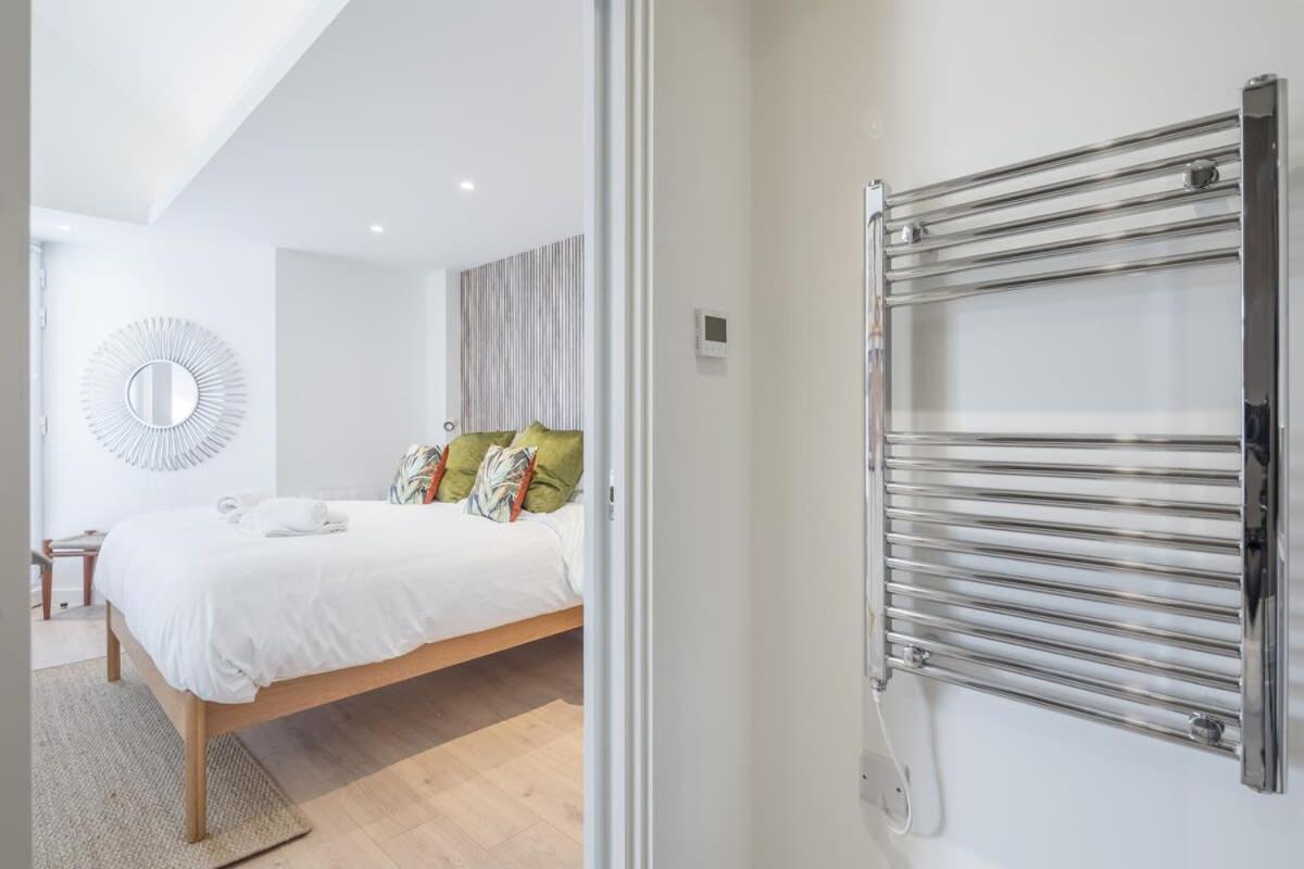 Luxurious City Centre Apartment With Balcony Cambridge  Extérieur photo