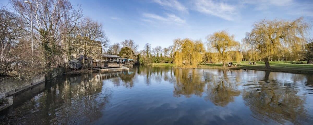 Luxurious City Centre Apartment With Balcony Cambridge  Extérieur photo